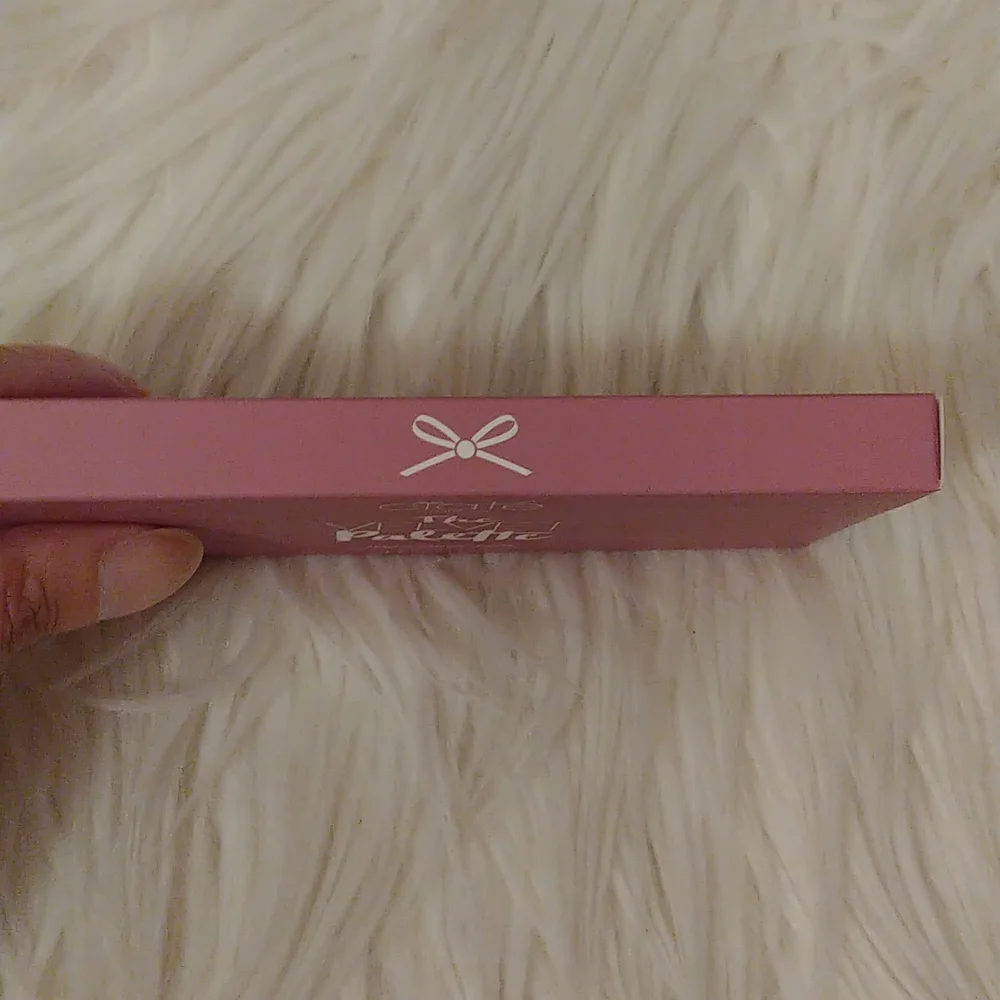 💝FIRM! NWT CIATE LONDON THE VELVET EYESHADOW PALETTE